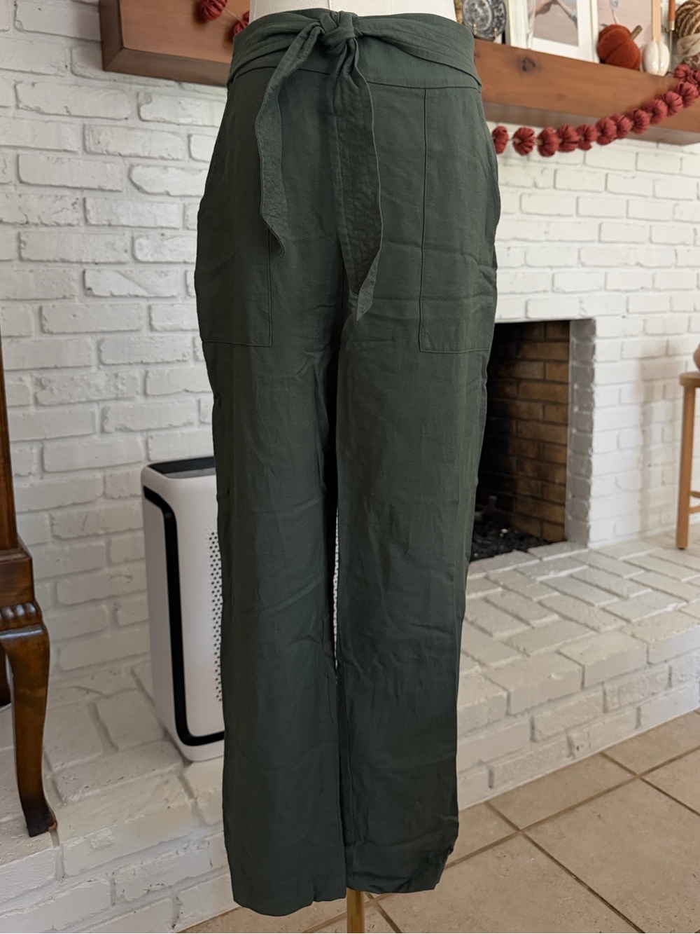 Leith Olive Green Straight-Leg Tie-Waist Pants
